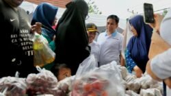 Kendalikan Inflasi, Wamendagri Akhmad Wiyagus Buka Gerakan Pangan Murah di NTB
