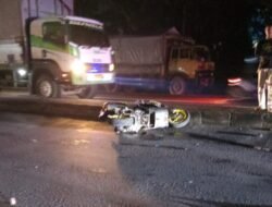 TRAGIS! Malam Mencekam di Jalur Pantura Pemalang: Pengendara Aerox Terhempas, Polisi Berjibaku Lakukan Evakuasi