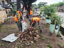 Peduli Lingkungan, Satgas Koramil 05/Balaraja Bersama Warga Bersihkan Sampah