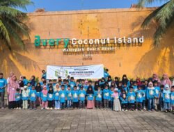 Wisata Ceria Wartawan Cilegon Bareng Anak Yatim di Avery Coconut Island Dalam Rangka HUT Ke-26 Provinsi Banten